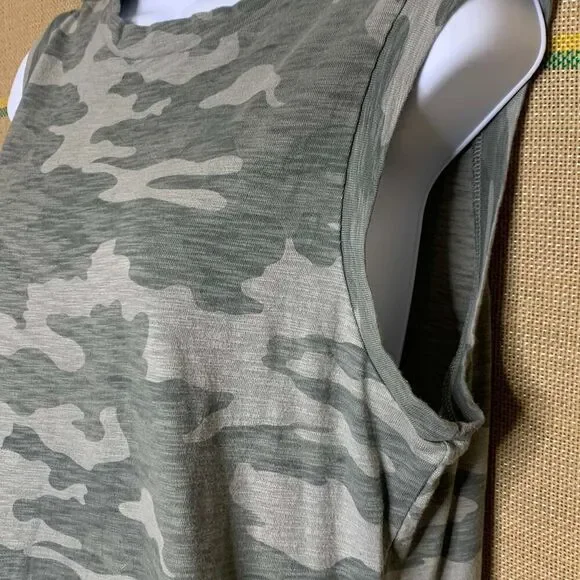 Universal Thread - Picture 2 of 8